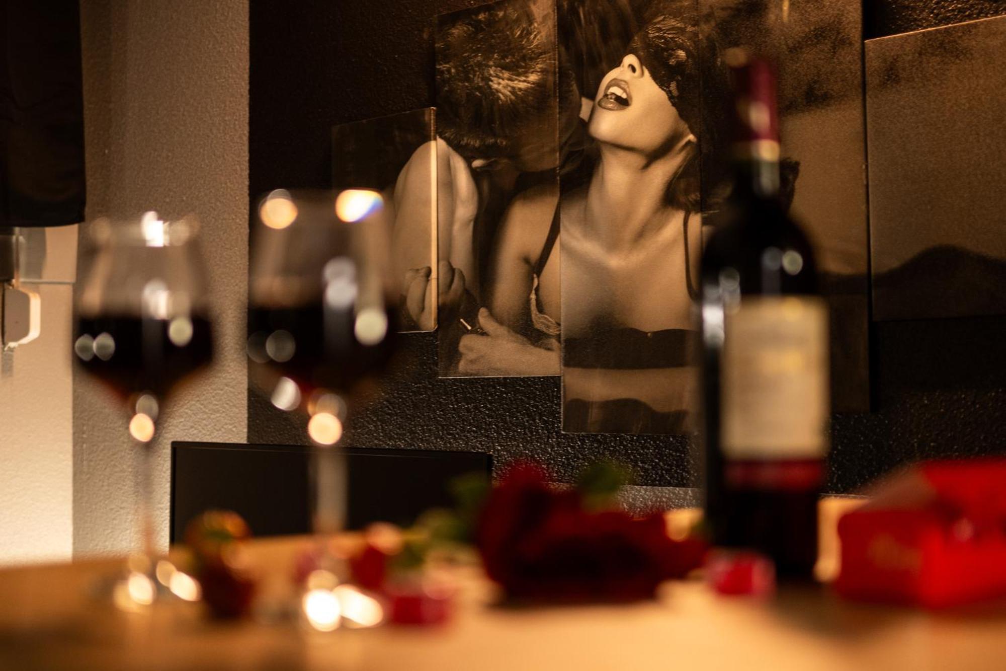 Cocon Sensuel - 50 Nuances - Les Cocons De Nath Daire Montbéliard Dış mekan fotoğraf